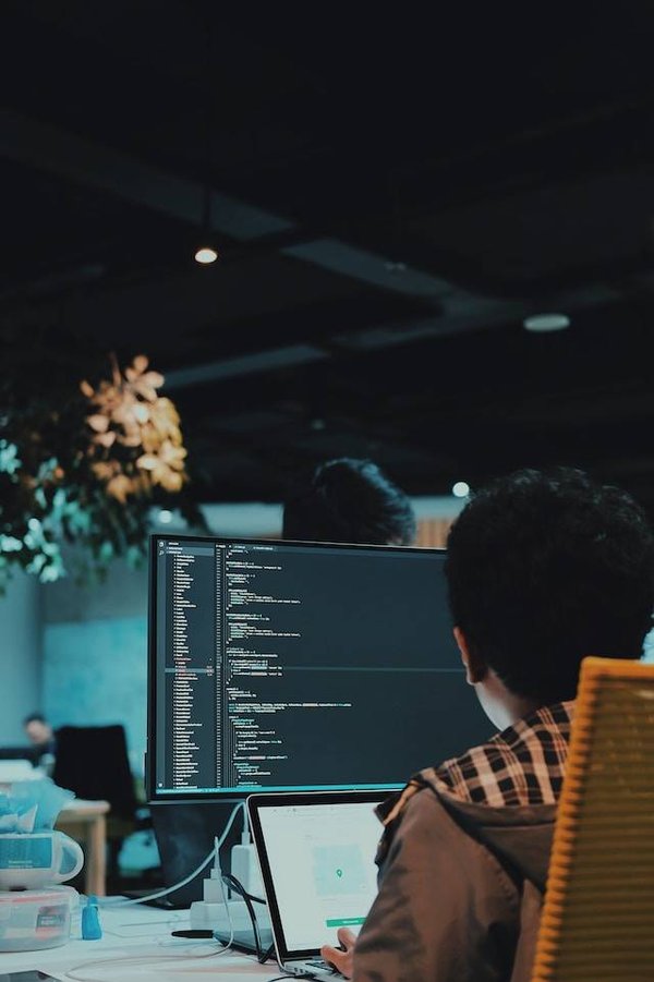 Comment éviter les pannes informatiques grâce à une maintenance régulière ?